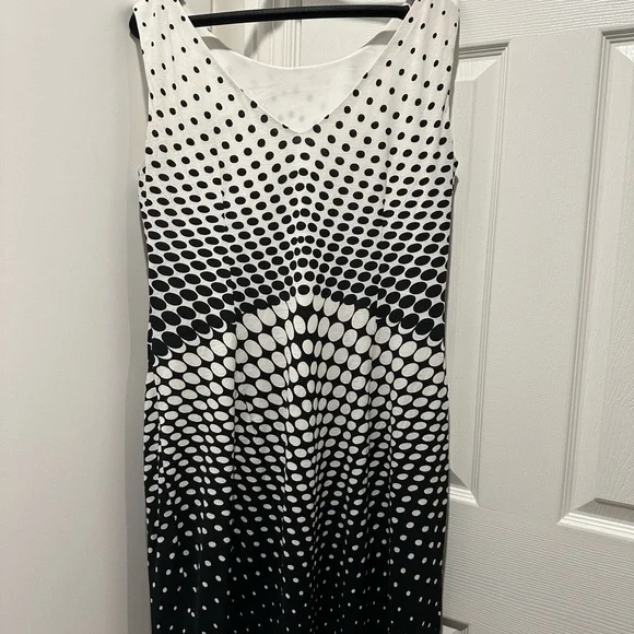 Dress - Picture 2 of 3